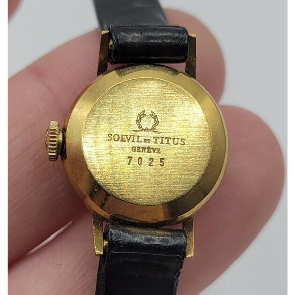Vtg Solvil Et Titus Ladies Round Face Manual Wind Up Black Leather Band Watch - Picture 4 of 8